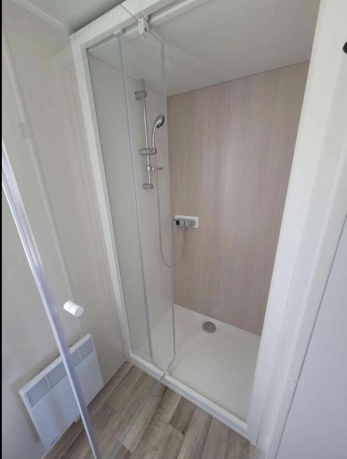 Mobil Home Neuf 6/8 Pers Biville-sur-Mer エクステリア 写真
